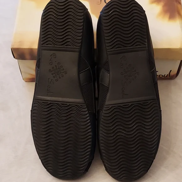 Worn once! Zumba Shoes - Picture 5 of 5